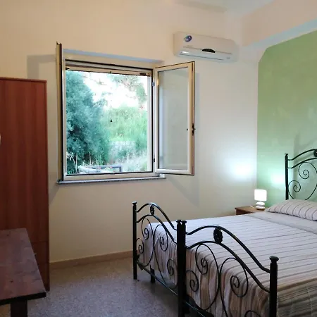 Punto 2* Ardore Marina